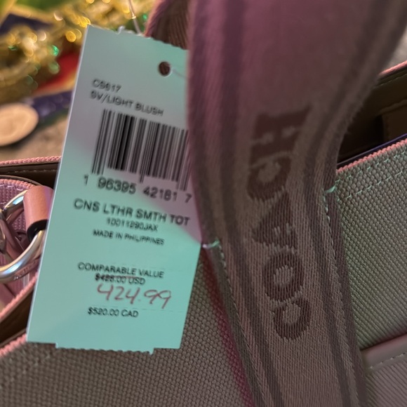 Coach - Picture 7 of 7